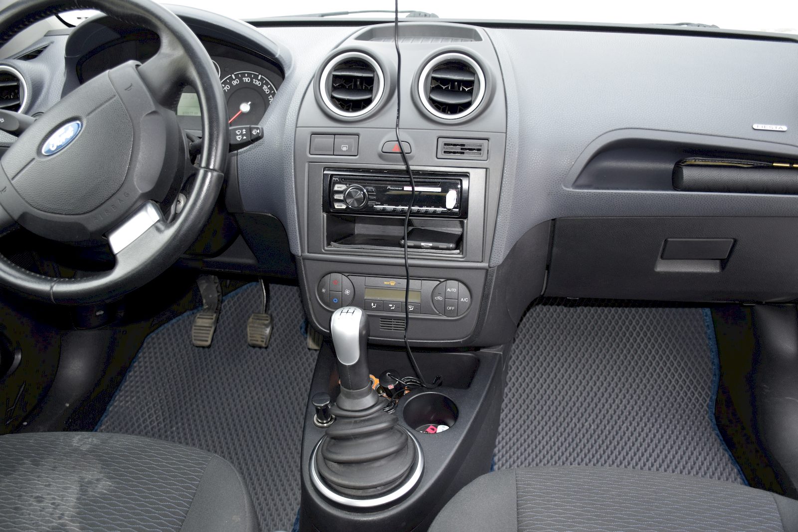 EVA автоковрики для Ford Fiesta Mk5 2001 - 2008 хетчбек 3дв. — fusion_fiesta_155 resized
